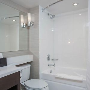 Grand Room 1 King Bed Park View